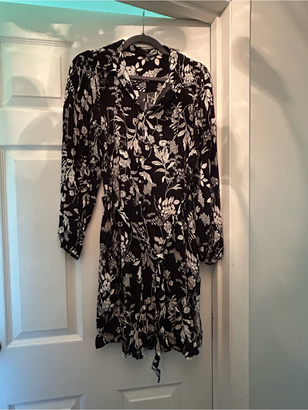 Black & White Floral Women’s Long Sleeve Dress